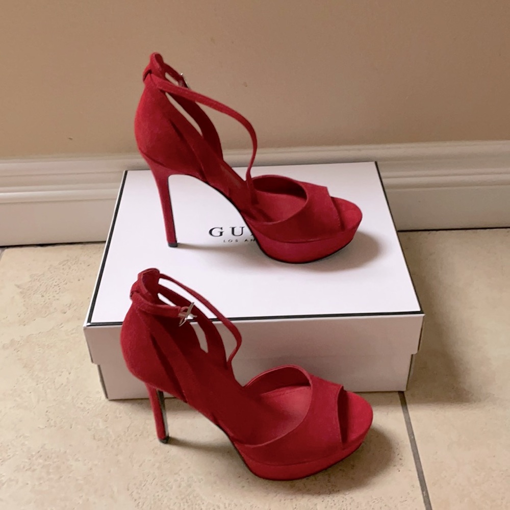 women sandals with platform,new with box,size 6